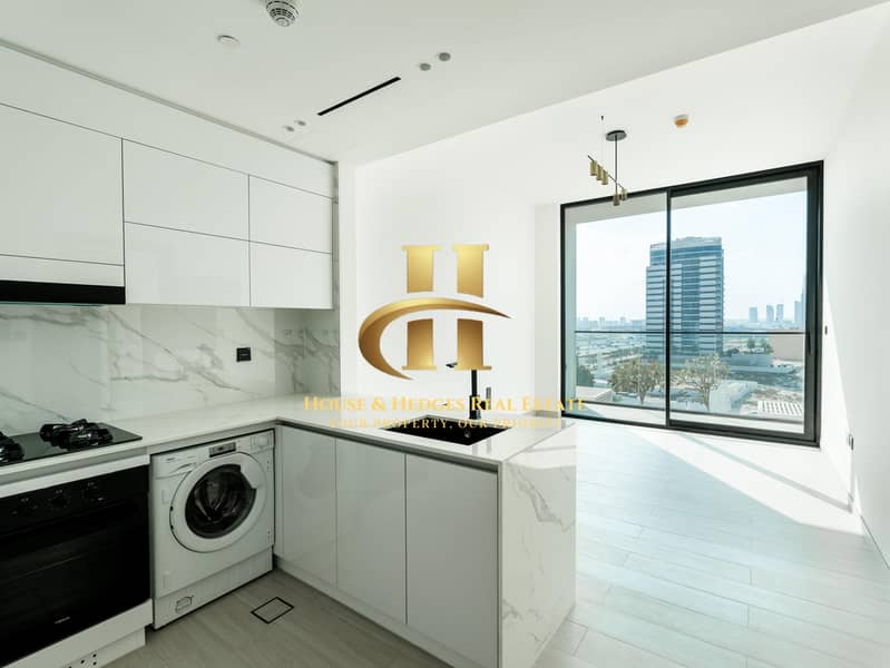 Kitchen Appliances | Modern Amenities | Spacious