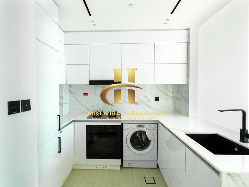 Kitchen Appliances | Modern Amenities | Spacious