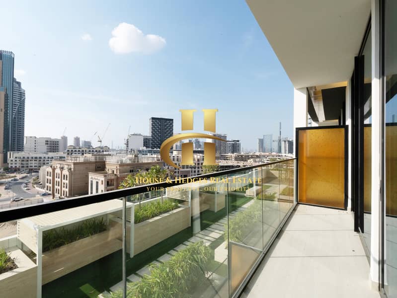 Kitchen Appliances | Modern Amenities | Spacious