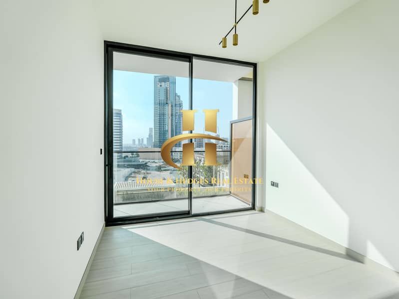 Kitchen Appliances | Modern Amenities | Spacious