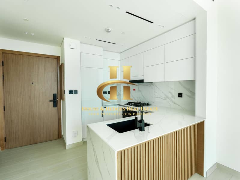 Kitchen Appliances | Modern Amenities | Spacious - Image 8