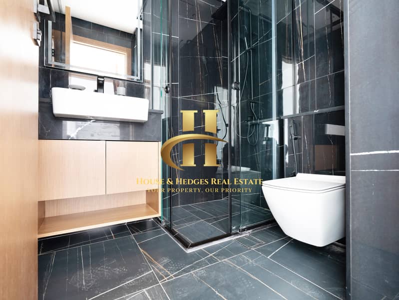 Kitchen Appliances | Modern Amenities | Spacious - Image 9