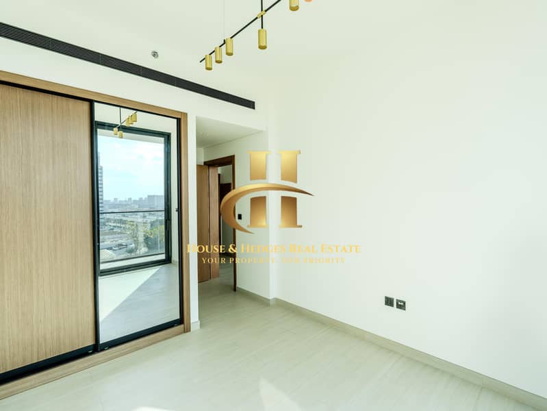 Kitchen Appliances | Modern Amenities | Spacious - Image 12