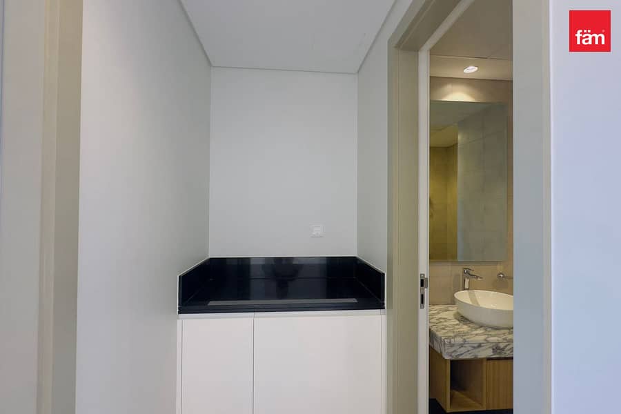 High Floor | With Balcony | Ready to Move - Image 11