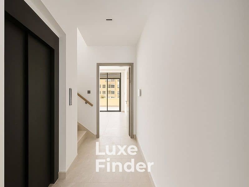 Large Plot | Corner Unit | Private Elevator - Image 11