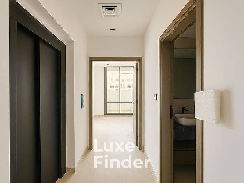 Large Plot | Corner Unit | Private Elevator - Image 12