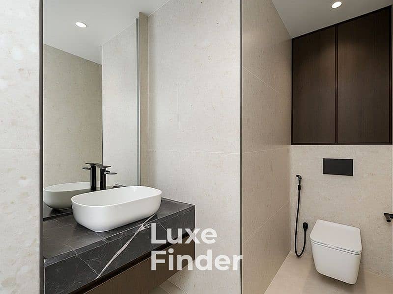 Large Plot | Corner Unit | Private Elevator - Image 15