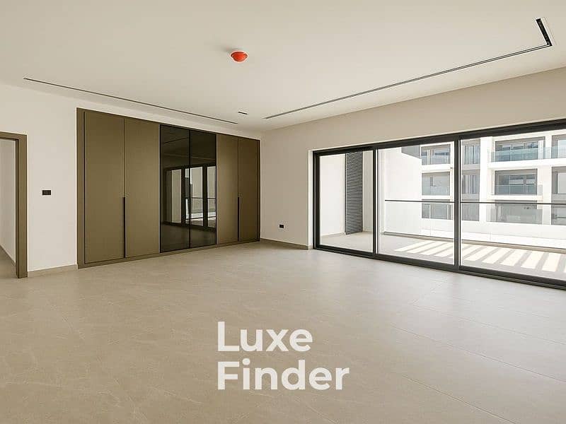 Large Plot | Corner Unit | Private Elevator - Image 16