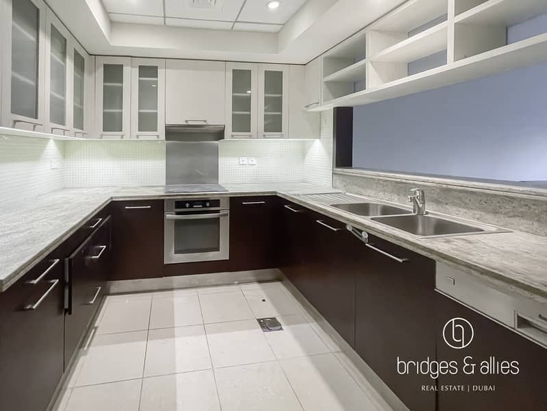 1BR | PARTLY FURNISHED | CLOSE KITCHEN | AVAILABLE