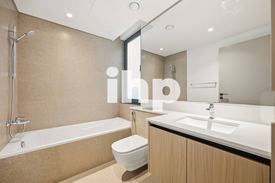 Brand New in the Market | Close to Amenities - Image 16