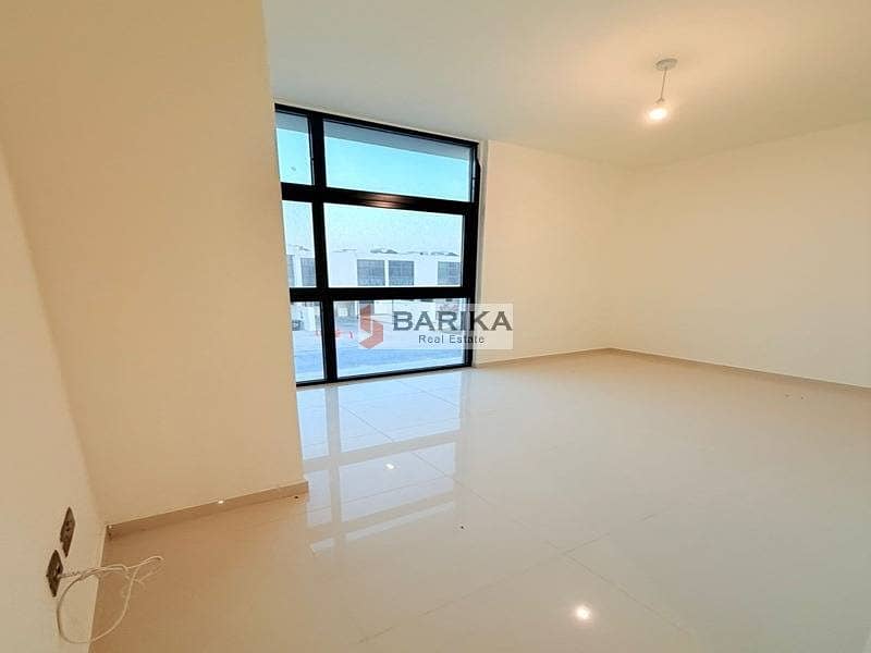 Luxury 3BR + Maid Villa with Private Garden - Image 11