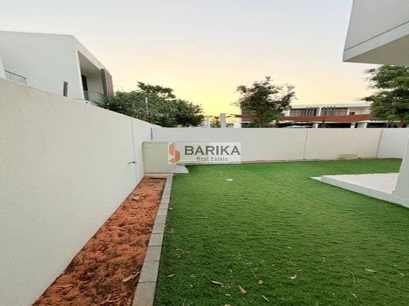 Luxury 3BR + Maid Villa with Private Garden - Image 20