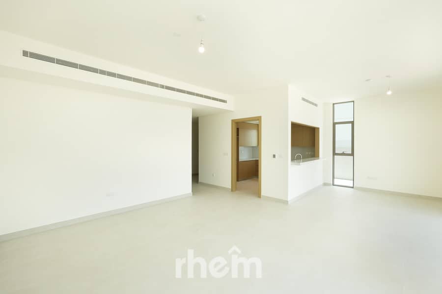 Exquisite | Private Garden | Close To Amenities