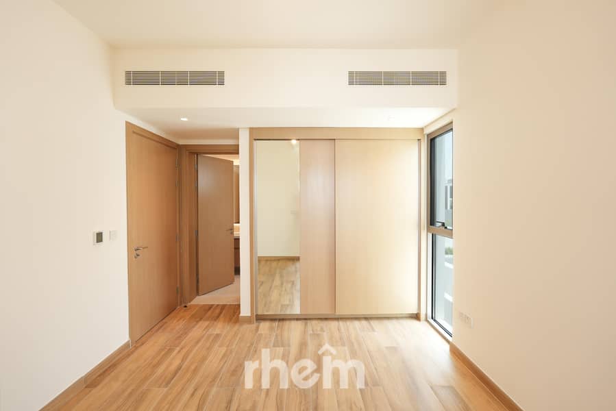 Exquisite | Private Garden | Close To Amenities - Image 8