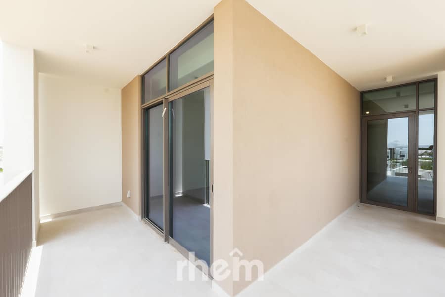 Exquisite | Private Garden | Close To Amenities - Image 19