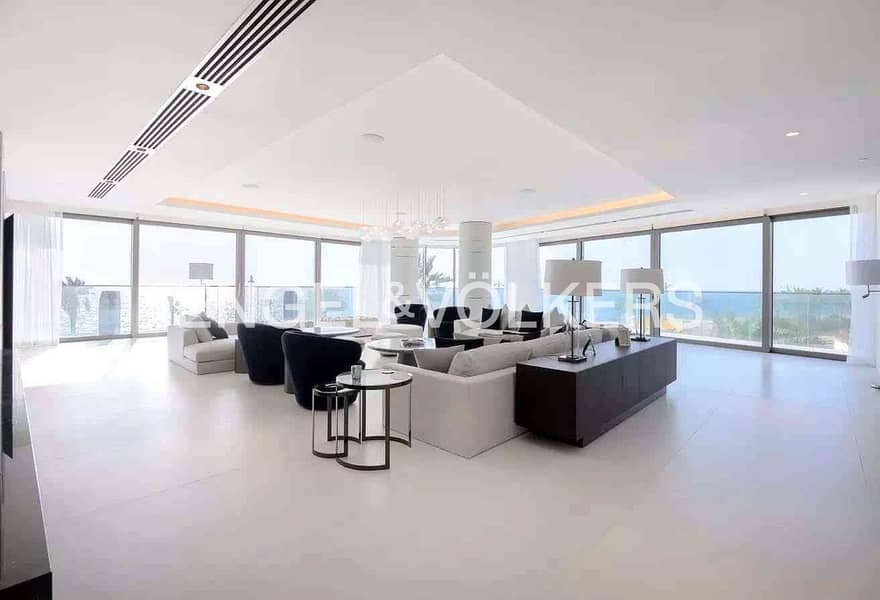 Luxurious Penthouse with Private Lift and Lobby