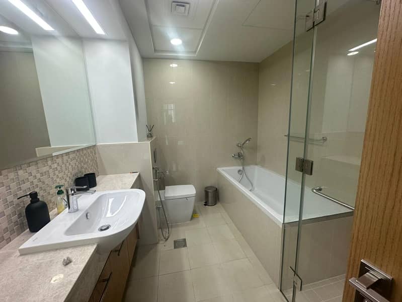 Modern finish | Fully furnished | Vacant January - Image 11