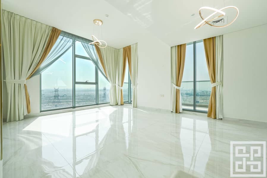 Top Floor | 3BR Duplex Apartment | Great Layout