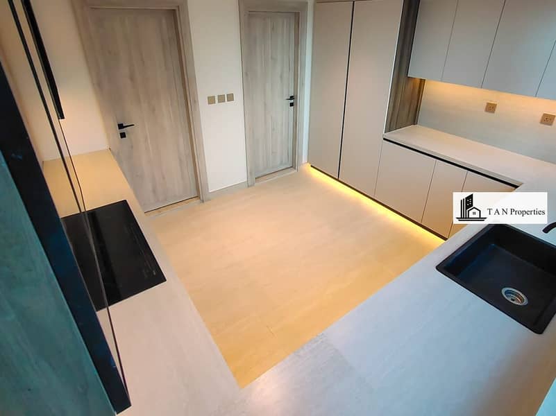 4 Bed Penthouse | Huge Terrace | Luxurious - Image 14