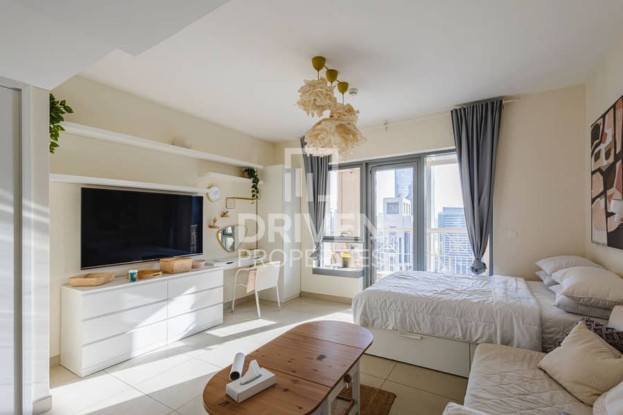 Vacant | Top Floor Unit | Prime Location