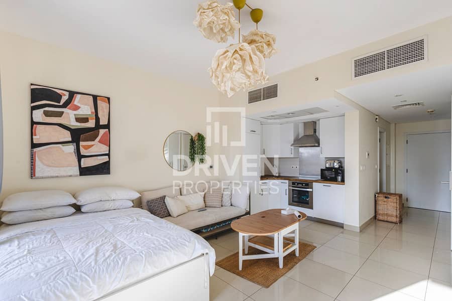 Vacant | Top Floor Unit | Prime Location