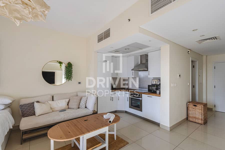 Vacant | Top Floor Unit | Prime Location