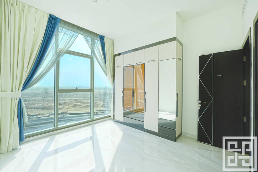 Top Floor | 3BR Duplex Apartment | Great Layout - Image 10