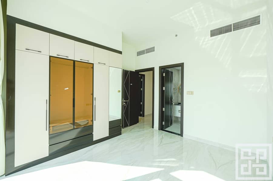 Top Floor | 3BR Duplex Apartment | Great Layout - Image 12