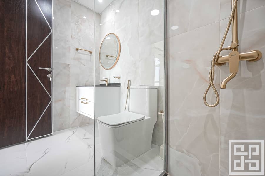 Top Floor | 3BR Duplex Apartment | Great Layout - Image 18