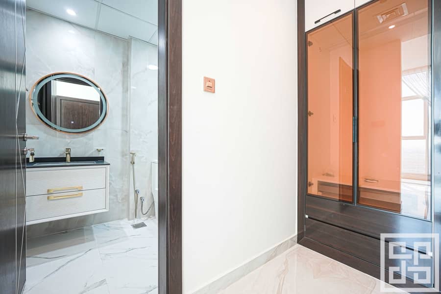 Top Floor | 3BR Duplex Apartment | Great Layout - Image 20