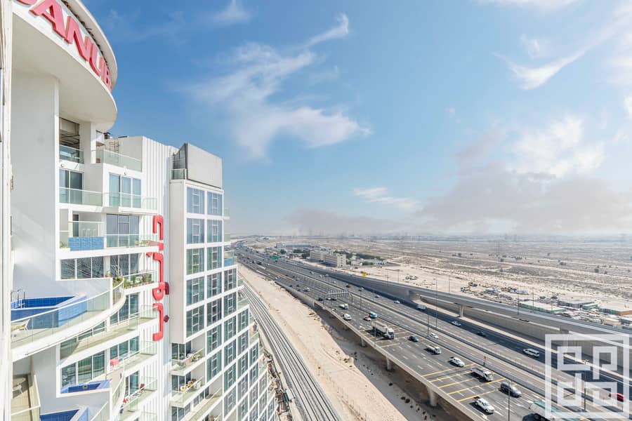 Top Floor | 3BR Duplex Apartment | Great Layout - Image 24