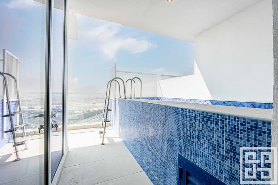 Top Floor | 3BR Duplex Apartment | Great Layout - Image 27