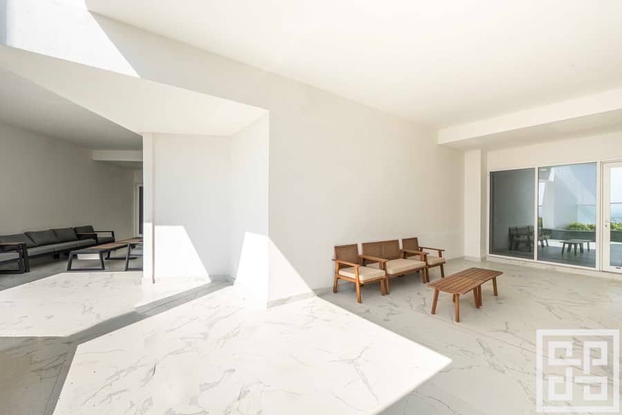 Top Floor | 3BR Duplex Apartment | Great Layout - Image 31