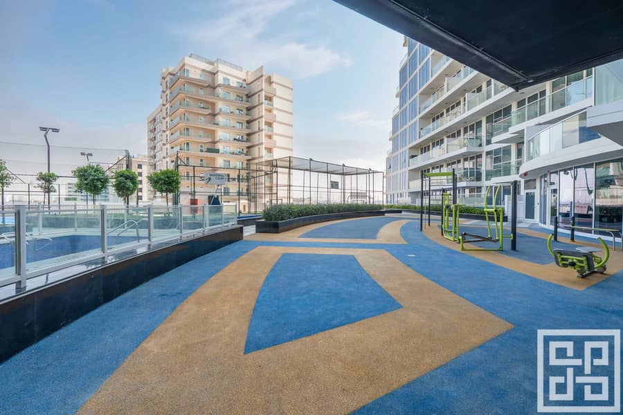 Top Floor | 3BR Duplex Apartment | Great Layout - Image 35