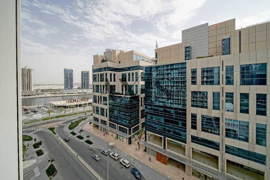 Fully furnished | Huge balcony | Canal view - Image 18