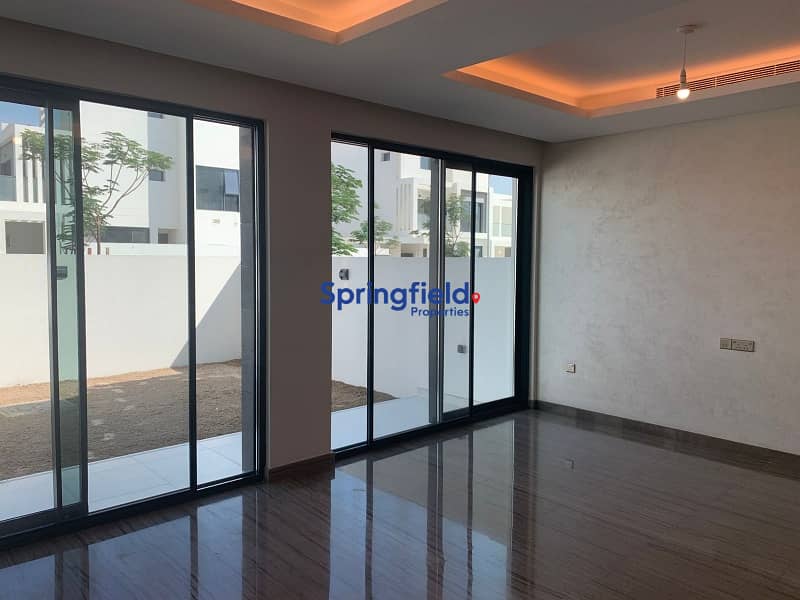 Exclusive | Brand New | Single Row