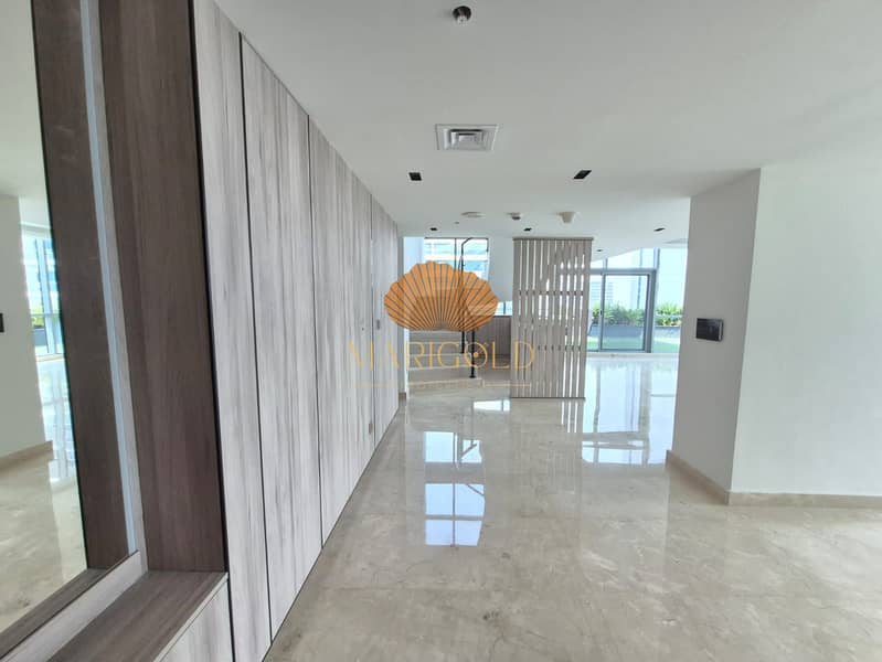 UPGRADED PENTHOUSE | VACANT | BIG LAYOUT