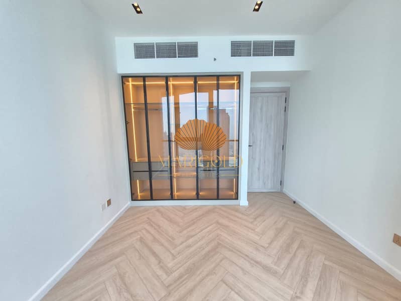 UPGRADED PENTHOUSE | VACANT | BIG LAYOUT - Image 12