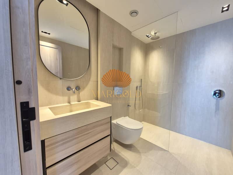 UPGRADED PENTHOUSE | VACANT | BIG LAYOUT - Image 14