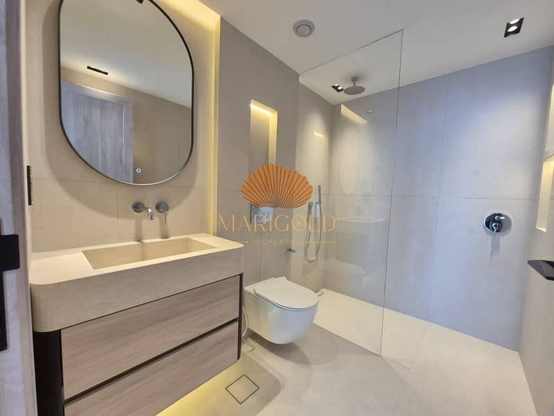 UPGRADED PENTHOUSE | VACANT | BIG LAYOUT - Image 17