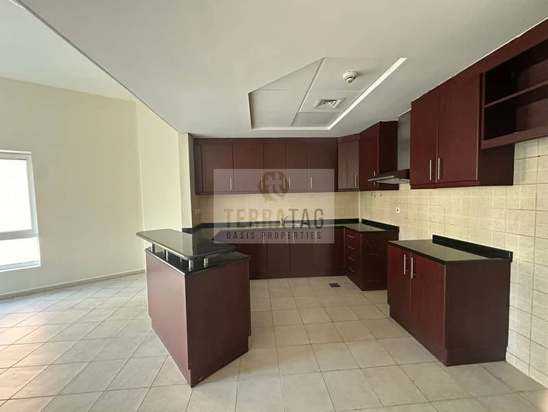 V TYPE | MED ST 3 1 BHK RIGHT NEXT TO METRO | 750K ONLY