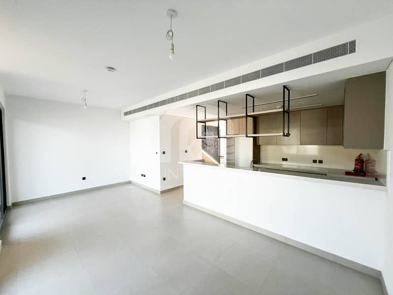 Single Row | Ready to Move In | Close to Pool