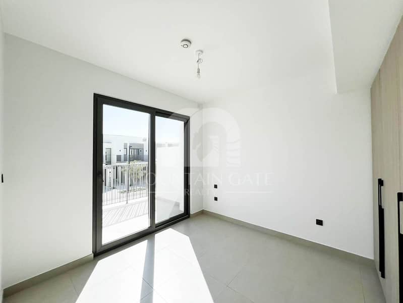 Single Row | Ready to Move In | Close to Pool - Image 9