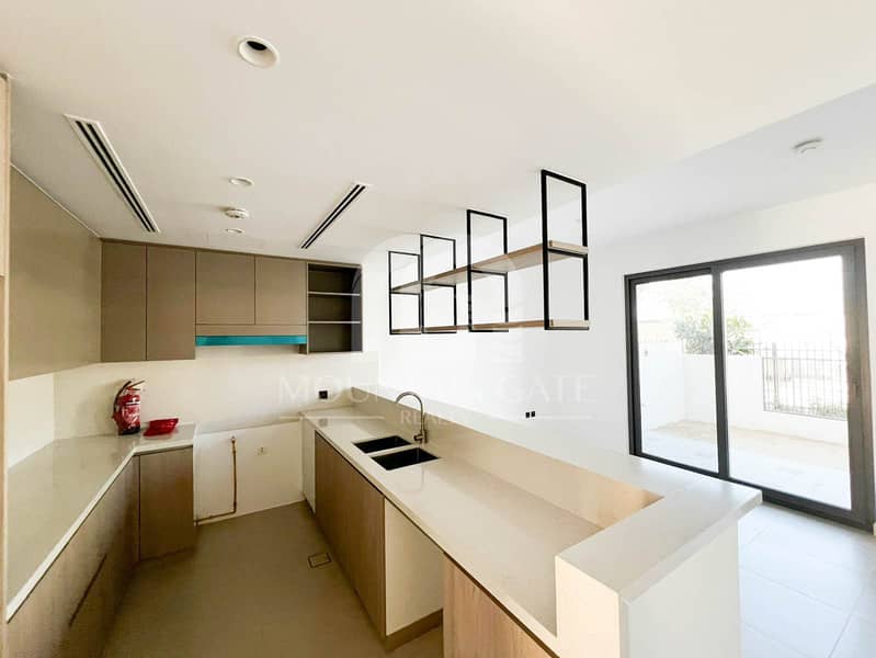 Single Row | Ready to Move In | Close to Pool - Image 11