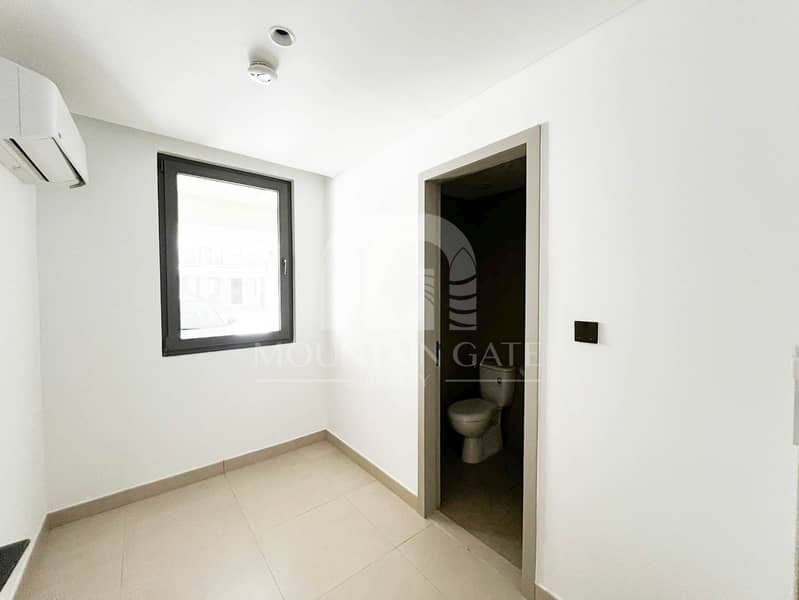 Single Row | Ready to Move In | Close to Pool - Image 12