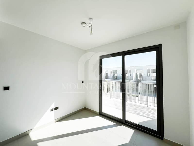 Single Row | Ready to Move In | Close to Pool - Image 17