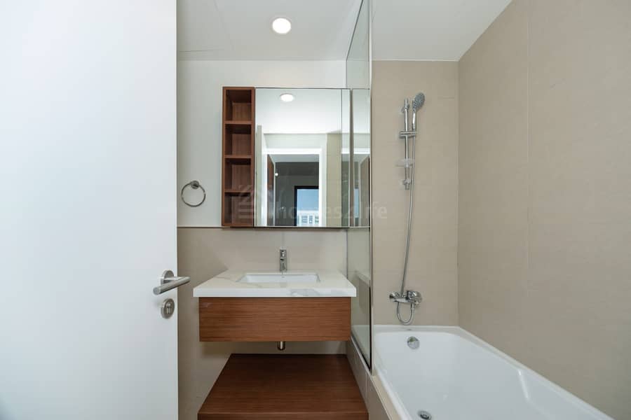 2 Master Beds | Open View | January - Image 16