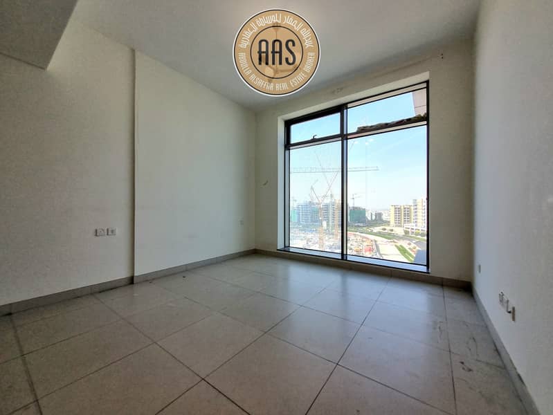 Chiller Free || Spacious 1-Bedroom Apartment || Modern Layout || Premium Amenities