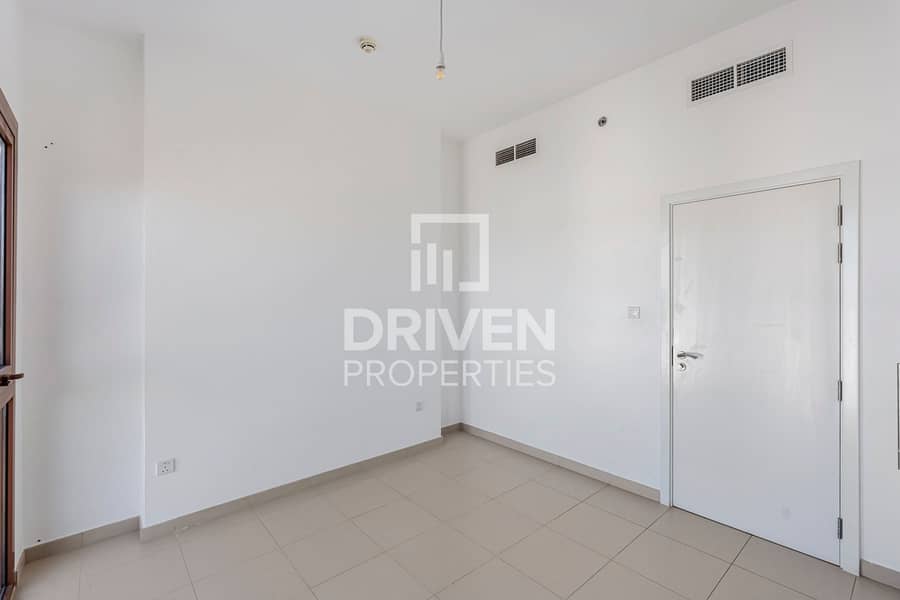 Vacant | Stunning Townhouse Views | Great Location - Image 9