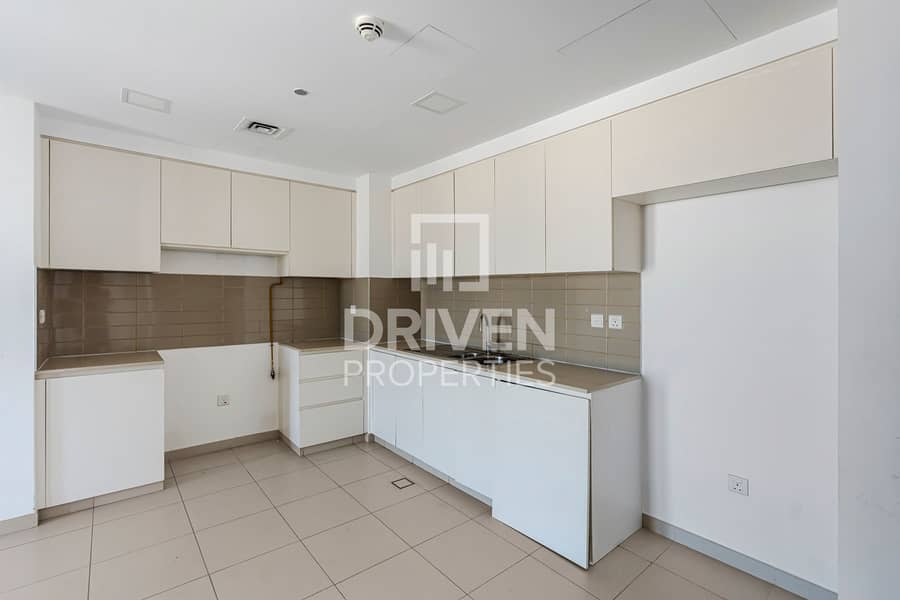 Vacant | Stunning Townhouse Views | Great Location - Image 10